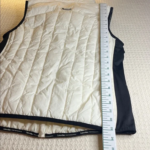 Calvin Klein puffy vest, cream with black side panels ans trim, stunning, cozy - Picture 10 of 17